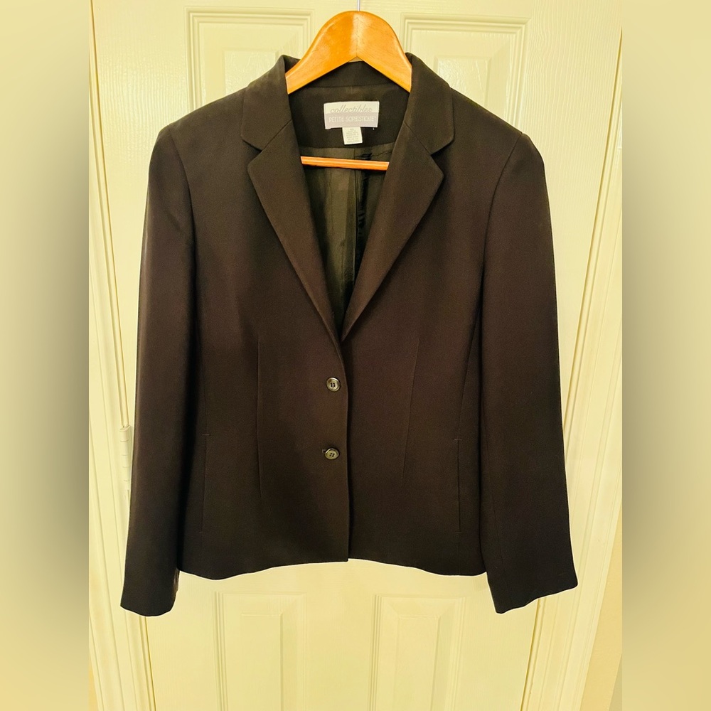 Petite sophisticate black women’s suit jacket size 10